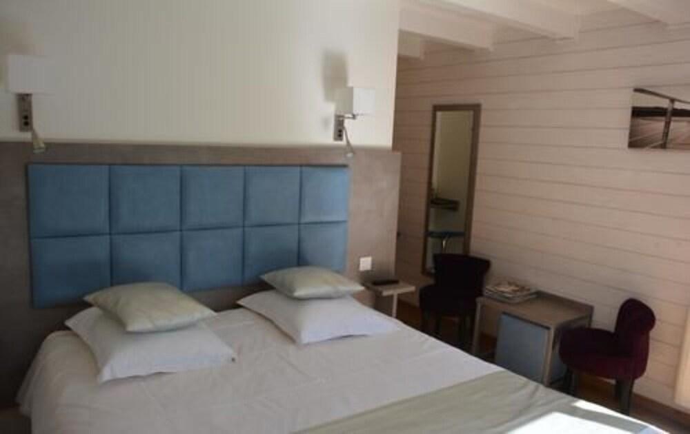 Hotel Monet La Rivière-Saint-Sauveur Εξωτερικό φωτογραφία