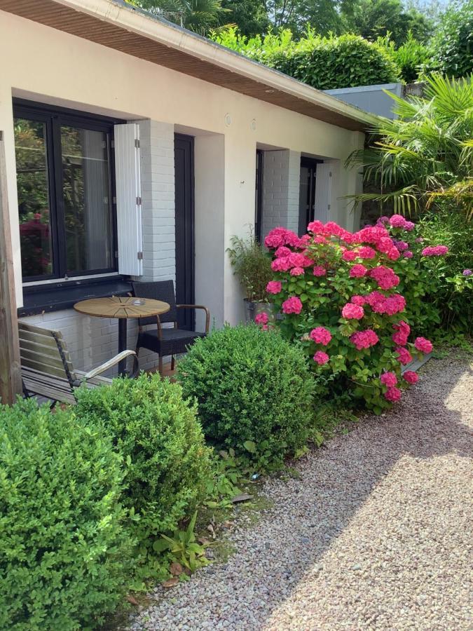 Hotel Monet La Rivière-Saint-Sauveur Εξωτερικό φωτογραφία