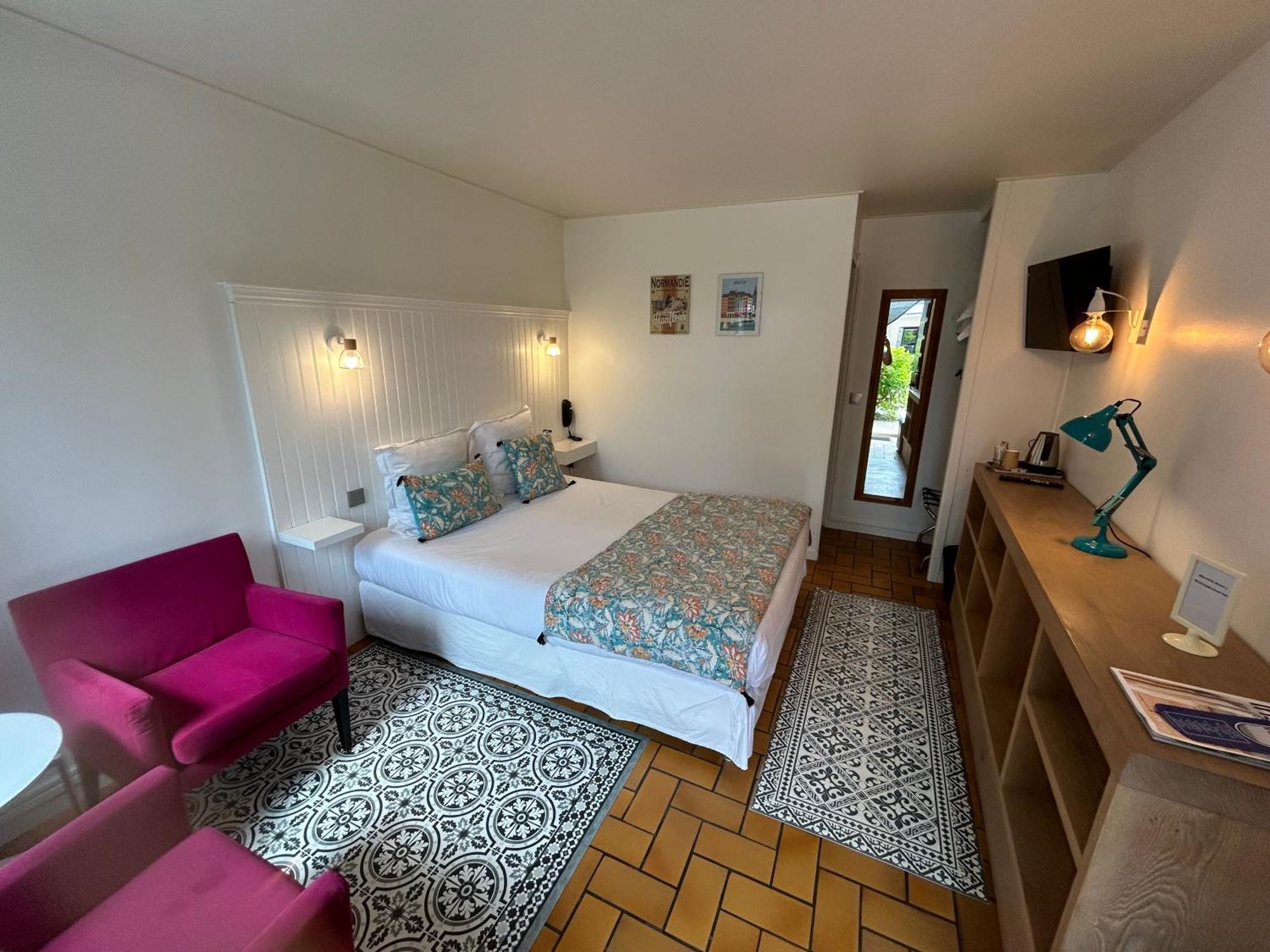 Hotel Monet La Rivière-Saint-Sauveur Εξωτερικό φωτογραφία