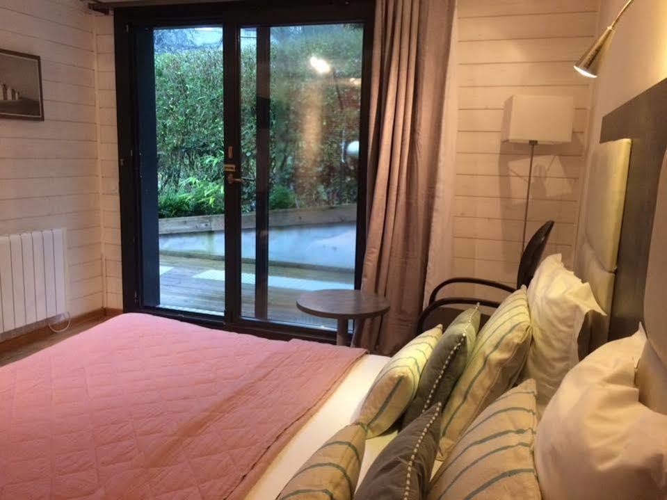 Hotel Monet La Rivière-Saint-Sauveur Εξωτερικό φωτογραφία